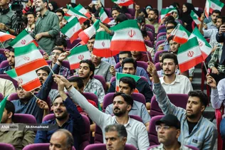 پیام رهبر انقلاب خطاب به دانش‌آموزان و دانشجویان نقشه راه نسل آینده است/ آموزش حافظه‌محور باید جای خود را به پرورش تفکر و خلاقیت بدهد