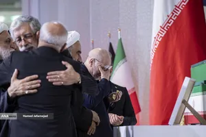 ادای احترام مقامات و مسئولان خارجی به پیکر امام شهید 