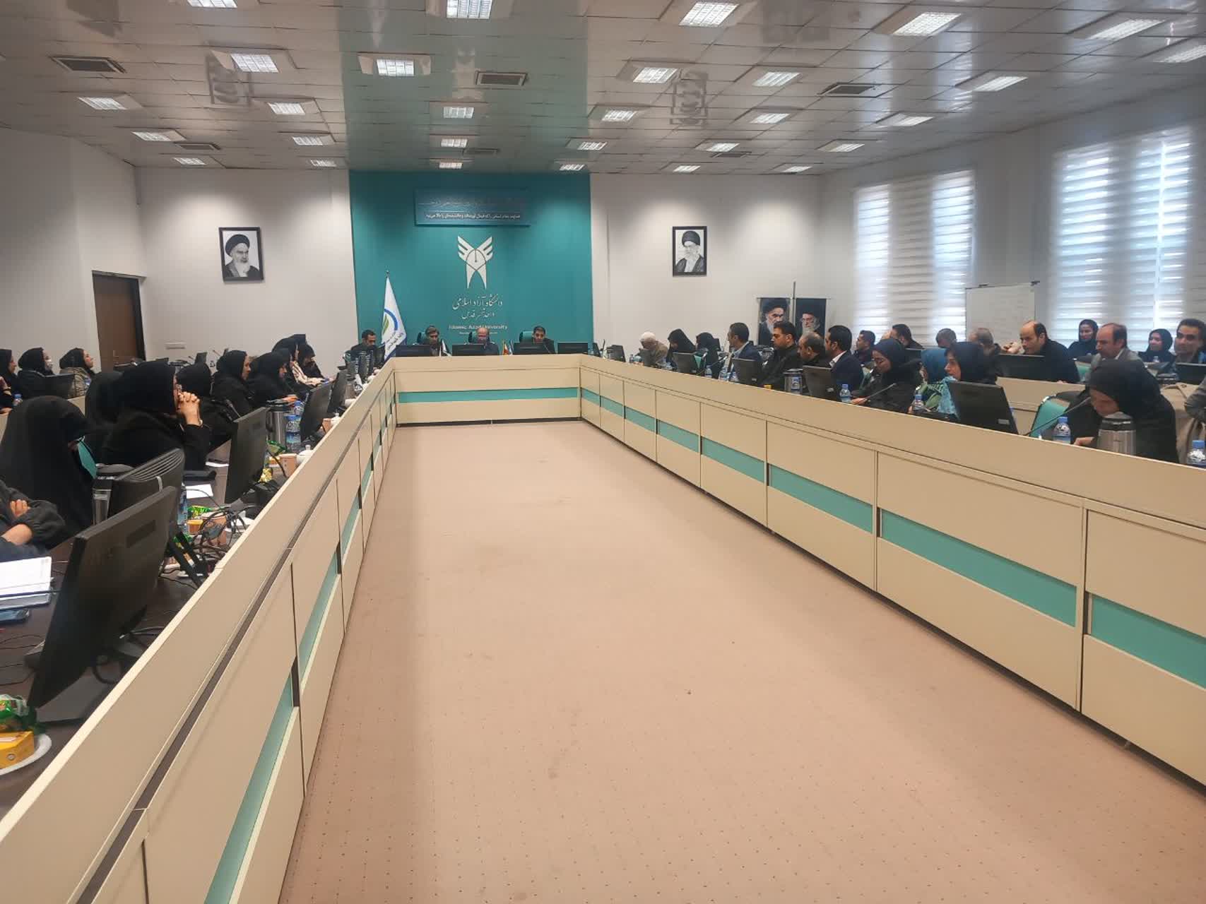 جلسه بهره‌گیری از مزیت های کاربردی طرح حامی ، کلید حل مشکلات دانشجویان 