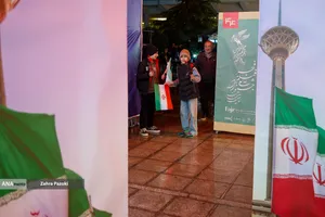 نورافشانی شب ۲۲ بهمن در تهران