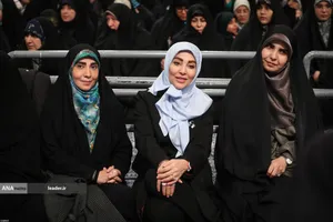 دیدار هزاران نفر از زنان و دختران با رهبر معظم انقلاب