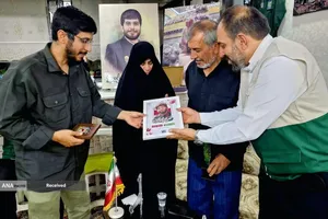 دیدار خادمیاران و یاوران رضوی با خانواده شهید میلاد نماینده