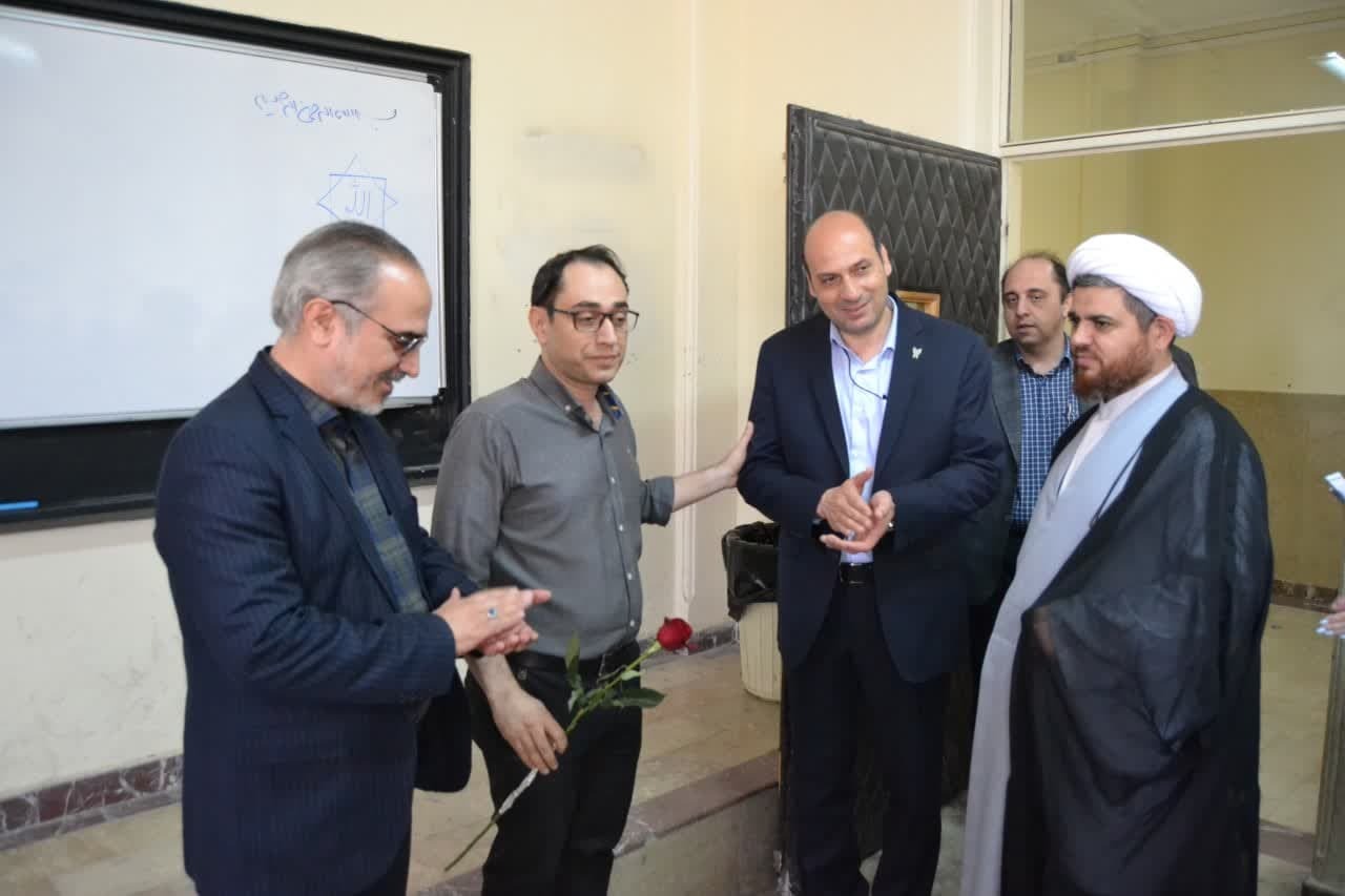 تجلیل از اساتید واحد تبریز
