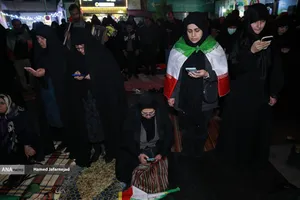 اقامه نماز استغاثه به امام زمان زمان(عج) - چهارراه نبرد خیابان پیروزی