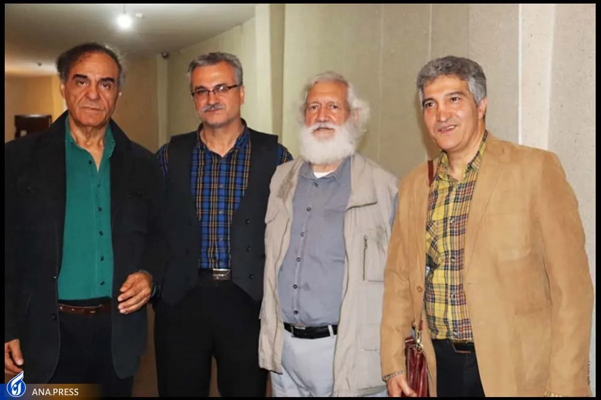 تجلیل از قطب‌ الدین صادقی در افتتاحیه تئاتر «مردمان خشمگین»