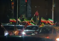 رژه خودرویی دانشگاهیان دانشگاه آزاد ملایر در حمایت از سربلندی پرچم مقدس جمهوری اسلامی + فیلم