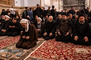  مراسم اقامه نماز بر پیکر مطهر رهبر شهید انقلاب در حرم رضوی 