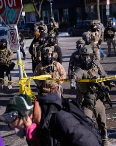  صحنه درگیری میان نیروهای آمریکایی و مردم 