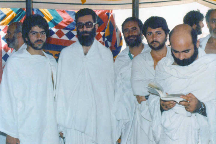 مجاهد خستگی‌ناپذیر - رهبر شهید امام خامنه‌ای