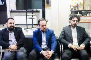 محمد حاجی&zwnj;میرزایی مدیرعامل بنیاد ملی بازی&zwnj;های رایانه&zwnj;ای، محمدصادق افراسیابی معاون راهبردی و عضو هیات مدیره بنیاد ملی بازی&zwnj;های رایانه&zwnj;ای و احسان هوشیارگر مدیر ارتباطات و امور بین&zwnj;الملل بنیاد ملی بازی&zwnj;های رایانه&zwnj;ای