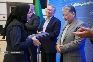 تقدیر از مدال آوران هفدهمین دوره المپیاد پزشکی دانشگاه آزاد اسلامی