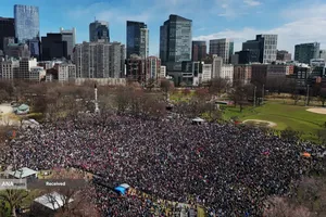  اعتراضات ضد جنگ بر علیه دوناد ترامپ در سراسر ایالات متحده آمریکا و کشورهای اروپایی با عنوان &laquo;نه به پادشاهی&raquo; آغاز شد. 