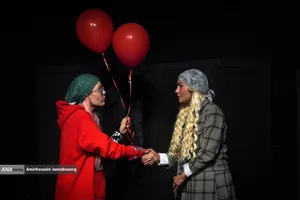 نمایش &laquo;لحظه درنگ می&zwnj;کند&raquo;