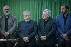 امیر طهرانچی برادر شهید دکتر محمدمهدی طهرانچی، بیژن رنجبر سرپرست دانشگاه آزاد اسلامی و محمود&zwnj;رضا آقامیری رئیس دانشگاه شهید بهشتی در مراسم چهلمین روز شهادت دکتر محمدمهدی طهرانچی