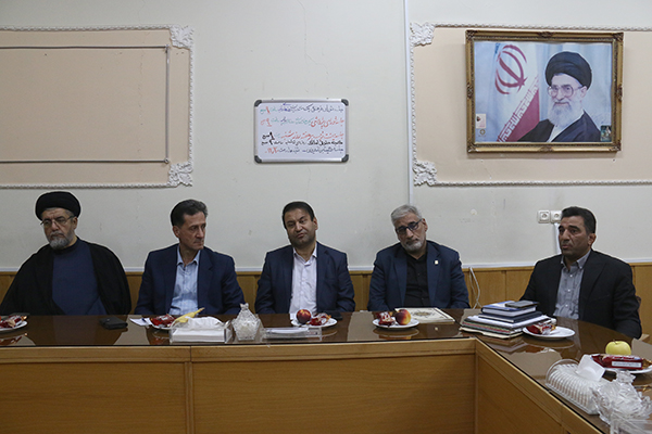 چه بخواهیم چه نخواهیم باید دست دانشمندان‌مان را ببوسیم و به جوانان اعتماد کنیم