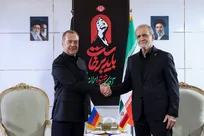 پزشکیان در دیدار با مدودف: باید از ظرفیت‌های شانگهای، بریکس و اوراسیا برای توسعه همکاری‌ها بهره گرفت