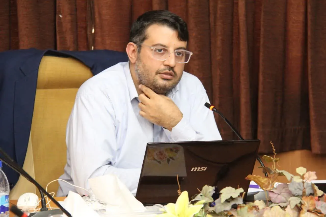 علیرضا فارزانه