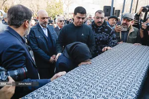 مراسم تشییع پیکر عنایت بخشی 