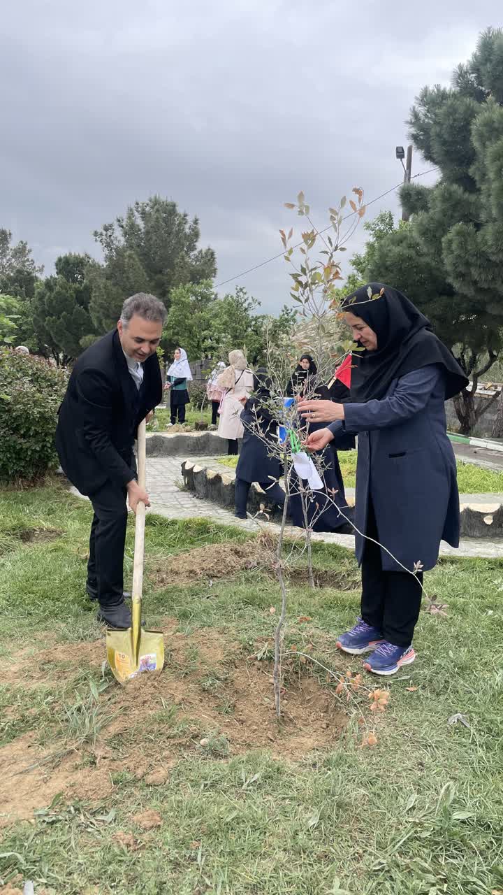 از مزار شهدا تا پاسداری از زمین؛ روز زمین پاک با حضور دانش‌آموزان سما در شیرکوه