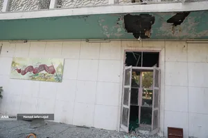 بازدید دکتر بیژن رنجبر رئیس دانشگاه آزاد اسلامی، پس از حمله هوایی آمریکا و رژیم صهیونیستی به سفارت سابق آمریکا(لانه جاسوسی) 