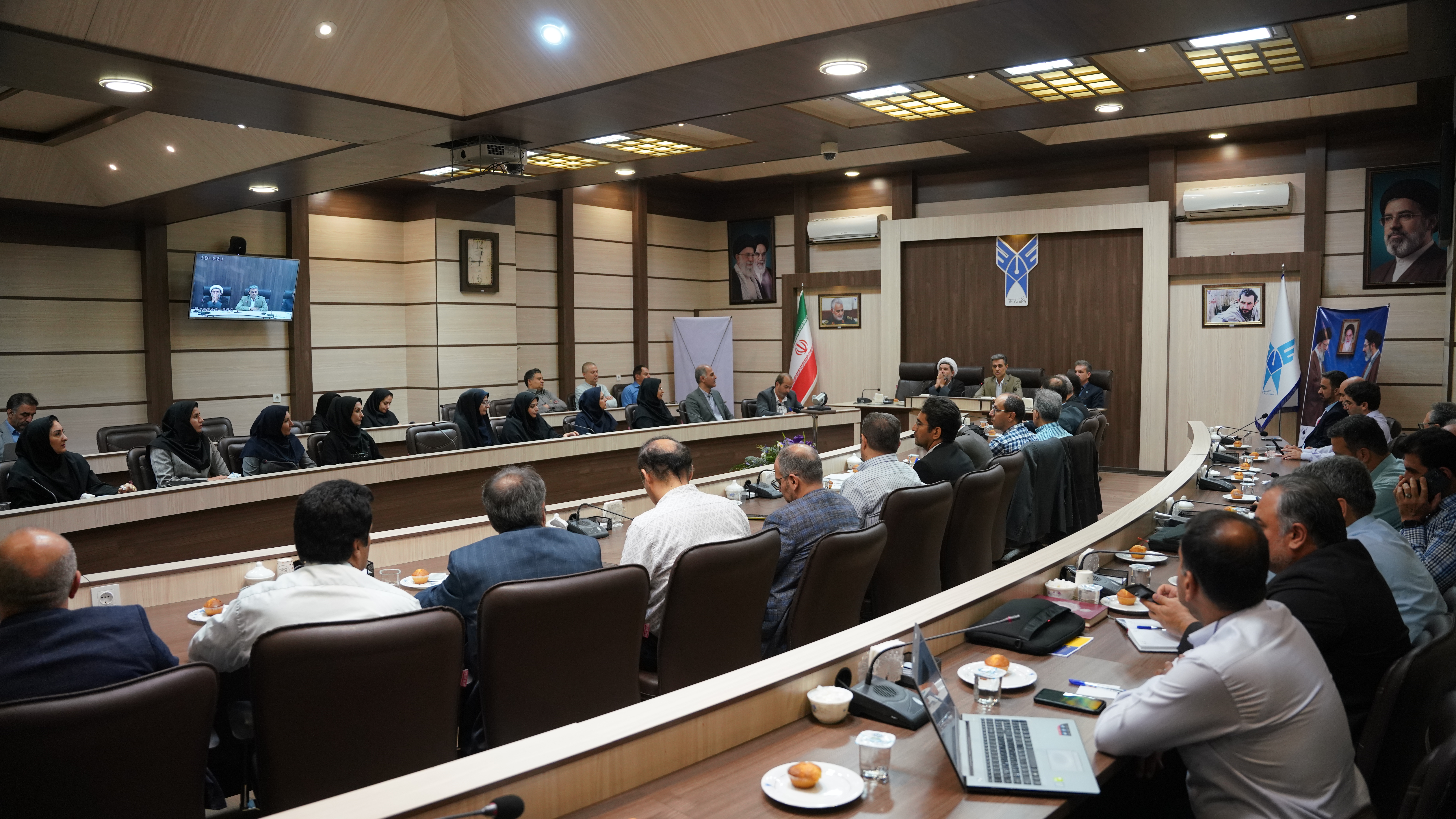 نقش‌آفرینی استادان در حفظ و تقویت هویت ملی و فرهنگی جامعه