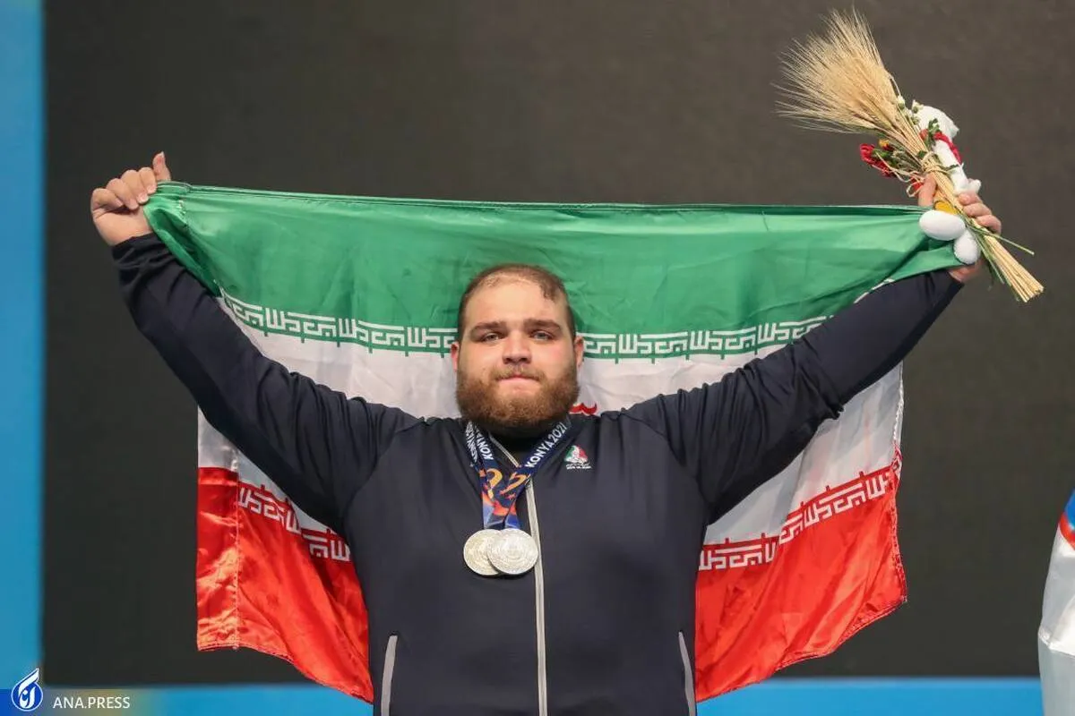 به خاطر درد کتف و کمر از اردوی جهانی انصراف دادم