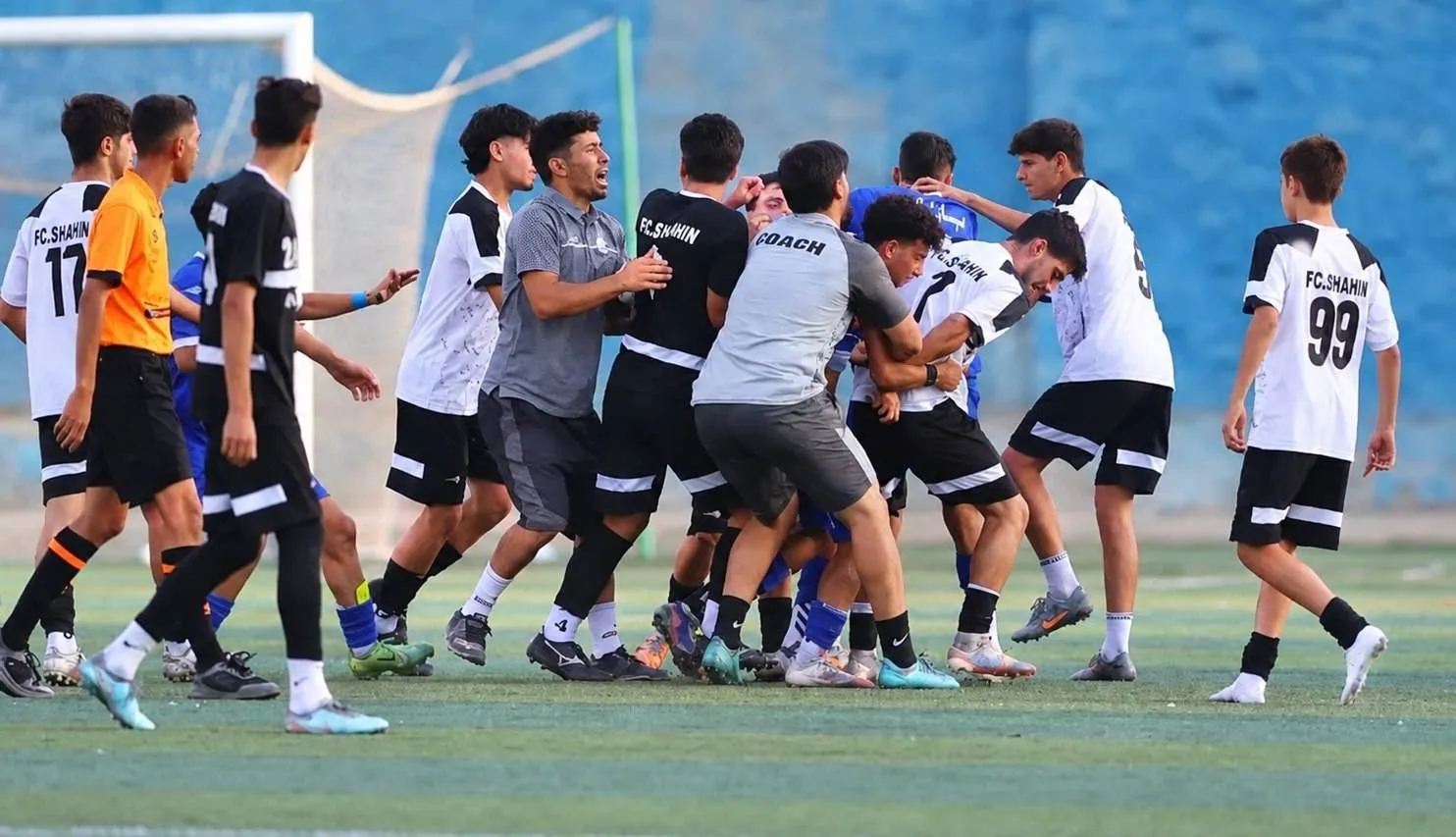 نوجوانان استقلال و شاهین