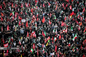تشییع پیکر مطهر آقای شهید ایران و خانواده ایشان -۱
