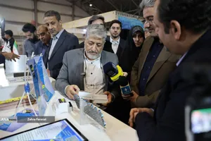 دکتر بیژن رنجبر رییس دانشگاه آزاد اسلامی در مراسم افتتاحیه سومین دوره نمایشگاه فناوری و نوآوری فن نما 1404