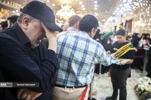 اجتماع مردم کنار مزار شهید سپهبد سلامی در ایام اربعین فرمانده دلاور سپاه اسلام