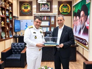 تجلیل معاون هماهنگ‌کننده نیروی دریایی ارتش از نقش‌آفرینی راهبردی دانشگاه آزاد در صیانت از اقتدار ملی