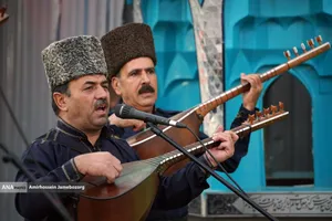 اجرای موسیقی آذری در میدان هفت تیر تهران