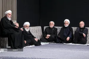 مراسم عزادارای شب عاشورای حسینی(ع) در حسینیه امام خمینی(ره) با حضور رهبر معظم انقلاب