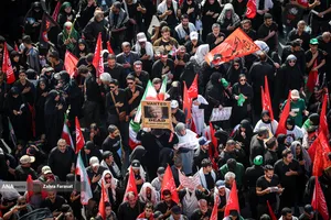 تشییع پیکر مطهر آقای شهید ایران و خانواده ایشان -۱
