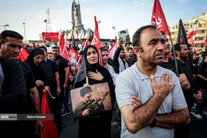 تشییع پیکر مطهر آقای شهید ایران و خانواده ایشان -۱
