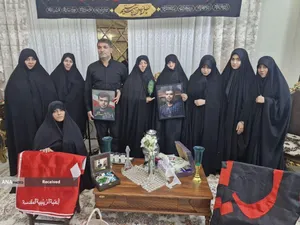 دیدار و تکریم خادمیاران رضوی منطقه 14 تهران با خانواده شهید سعید عقیقی که در حمله رژیم صهیونیستی 25 خرداد 1404 به شهادت رسید