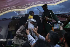 تشییع پیکر مطهر دریابان شهید &laquo;علیرضا تنگسیری&raquo; فرمانده دلاور خلیج فارس و جمعی از شهدای والامقام