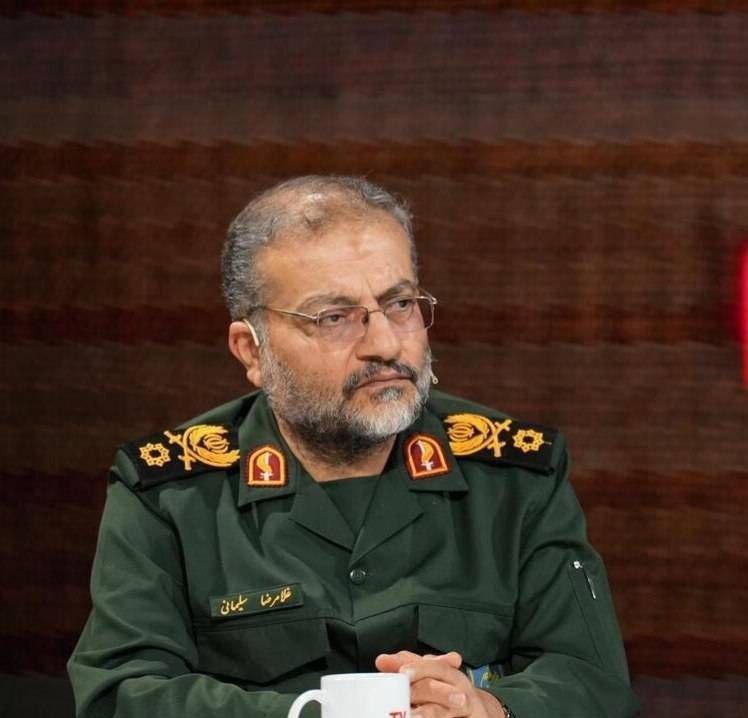 آغاز تشییع پیکر شهید لاریجانی و ۸۴  قهرمان ناوشکن دنا / وداع مردم تهران با سرداران دریا و میدان