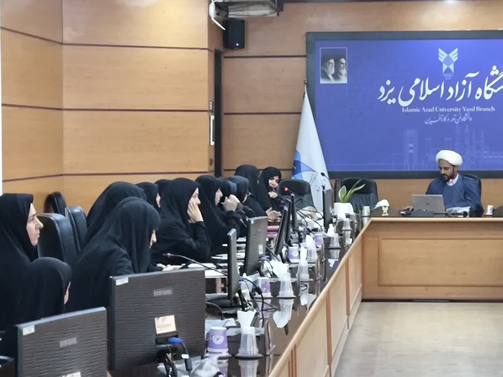 استاد؛ محور اصلی جریان‌سازی فرهنگی و نجات‌بخش جامعه/ بی‌تفاوتی، بزرگ‌ترین آسیب در فضای دانشگاهی است