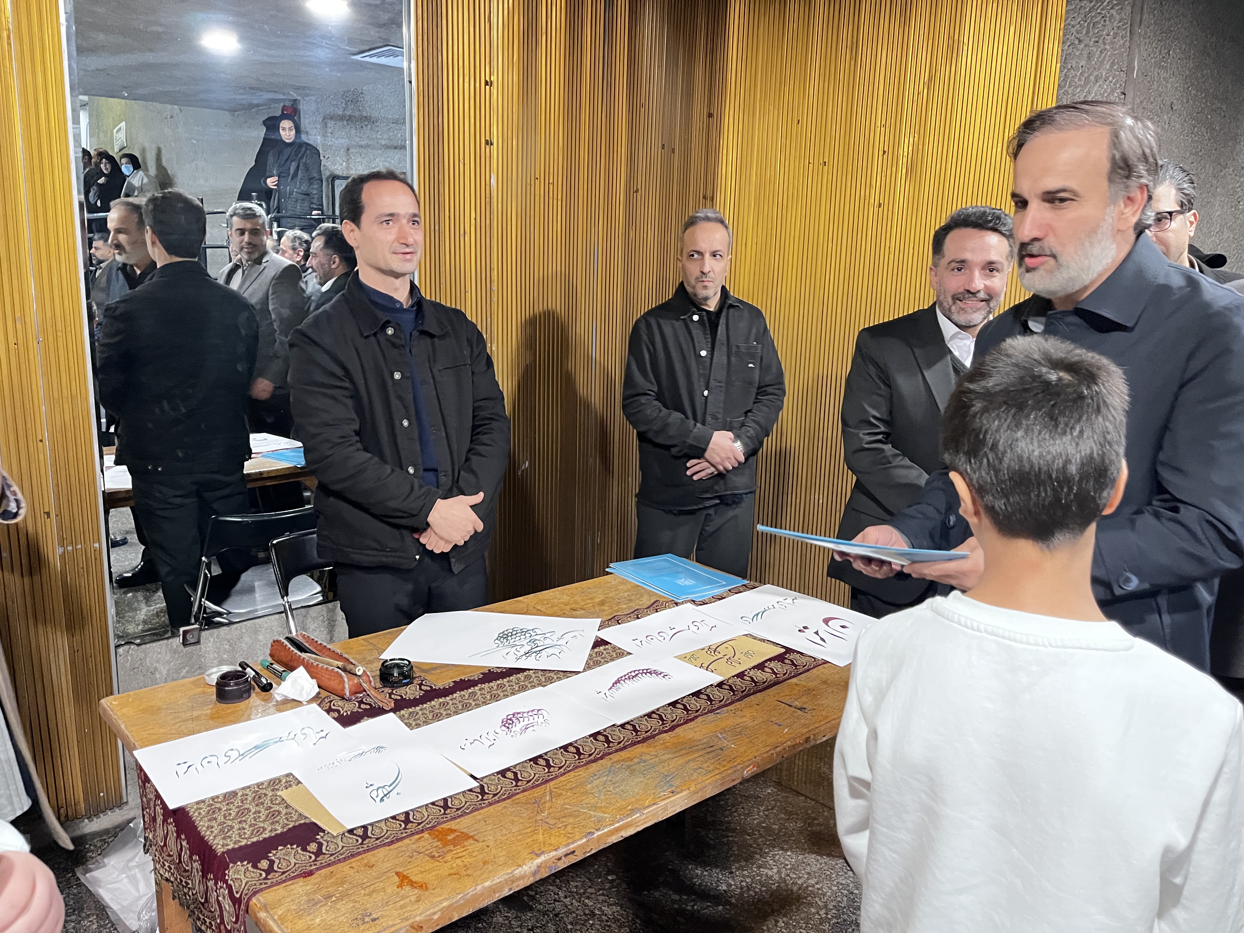 آغاز نمایشگاه «میدان ایران» در برج آزادی / شفیعی: هدف ما زنده نگه‌داشتن خاطره روز‌های انقلاب برای نسل جدید است