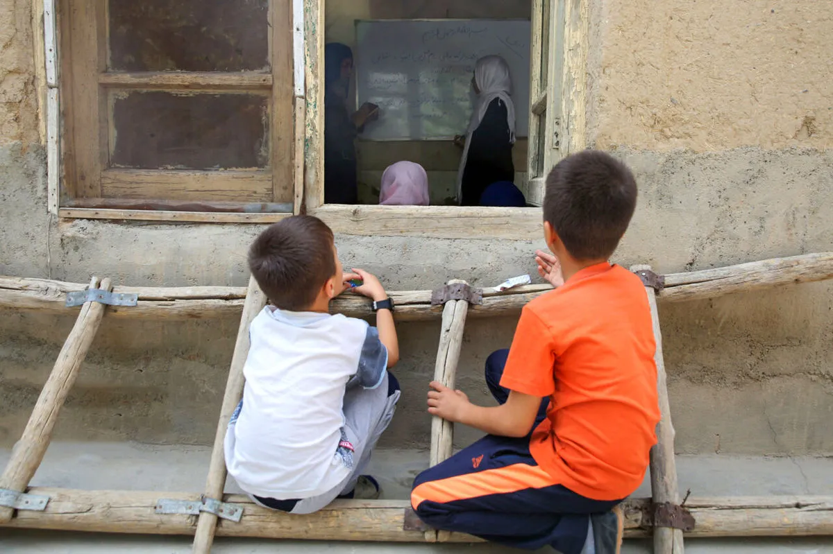 بازمانده از تحصیل
