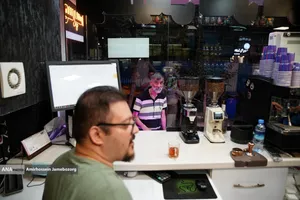 حضور مردم در رستوران ها و غذاخوری ها در شب های تهران 