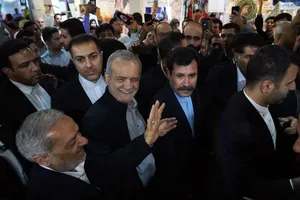 بازدید پزشکیان از نمایشگاه توانمندی&zwnj;های روستایی و عشایری کشور