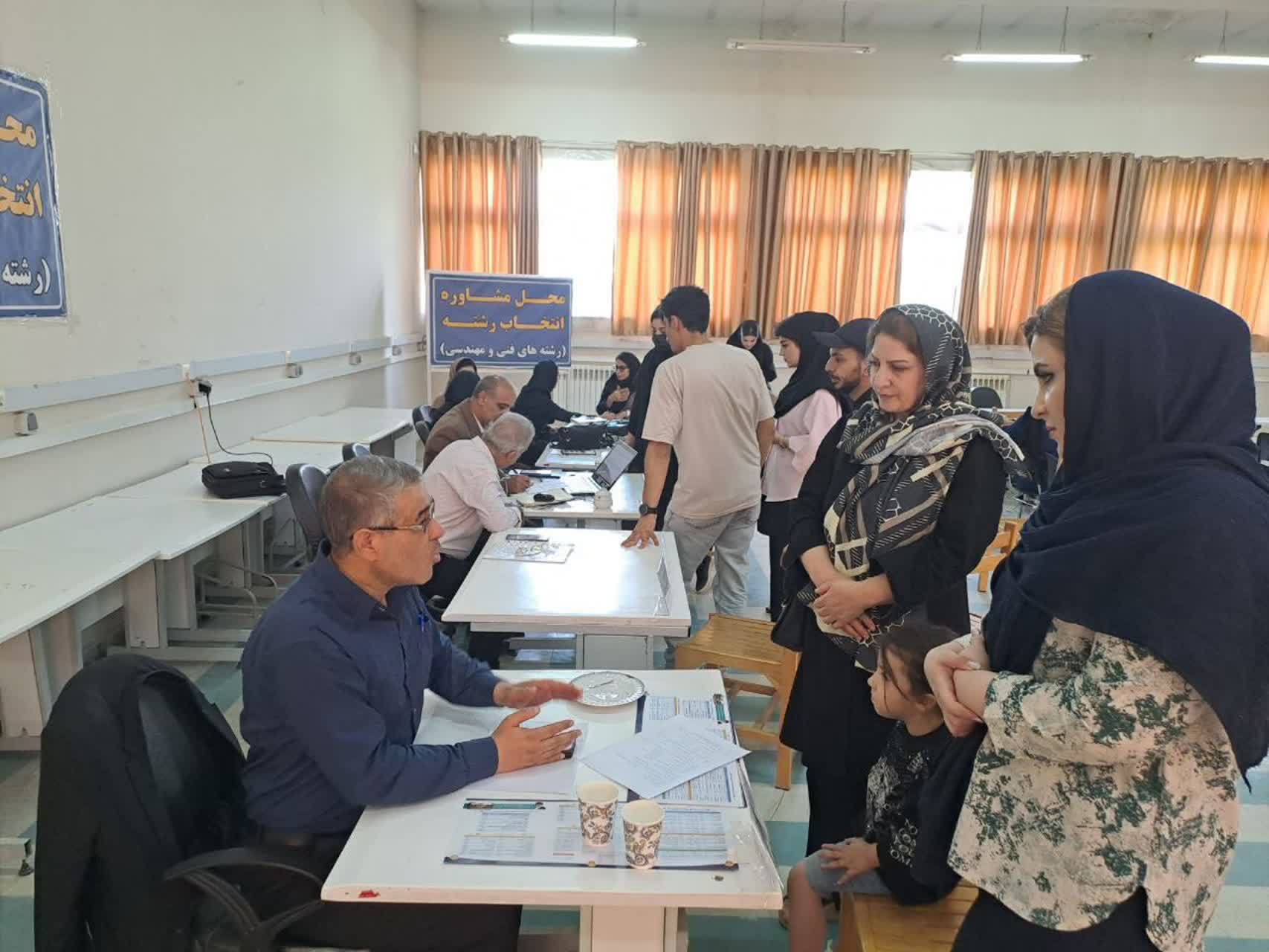آموزش؛ خاکریز اول دانشگاه‌ها/ بازدید از روند ثبت‌نام نودانشجویان