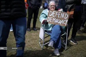  اعتراضات ضد جنگ بر علیه دوناد ترامپ در سراسر ایالات متحده آمریکا و کشورهای اروپایی با عنوان &laquo;نه به پادشاهی&raquo; آغاز شد. 