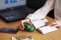 مالکیت در حاشیه اشتراک در متن؛ رشد اجاره ساعتی خودرو در اقتصاد تحت فشار تهرانی‌ها