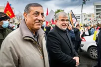 ایستادگی با جان و روح این مردم عجین شده است/هرگز زیر بار ذلت نخواهیم رفت