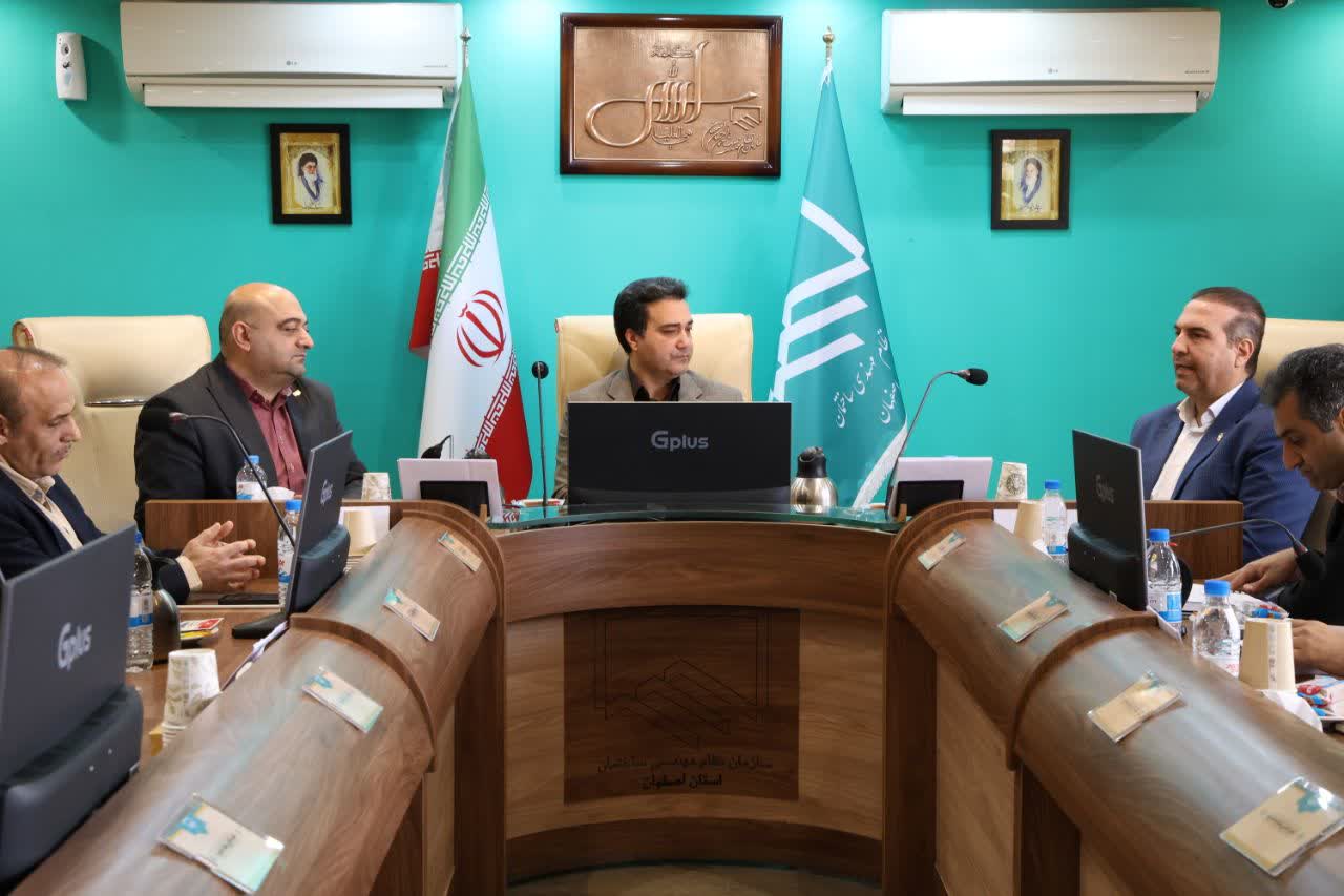 تعامل با صنعت کلید حل مسائل واقعی تعامل با صنعت کلید حل مسائل واقعی