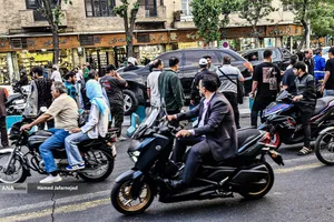 برخورد عجیب خودرو با جدول