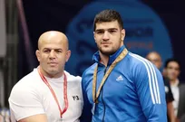 باید دست این مردم را بوسید؛ آدم با خاکِ خودش خداحافظی نمی‌کند/ شاید کشتی زارع و امیر به هم نمی‌خورد؛ من زورم را زدم